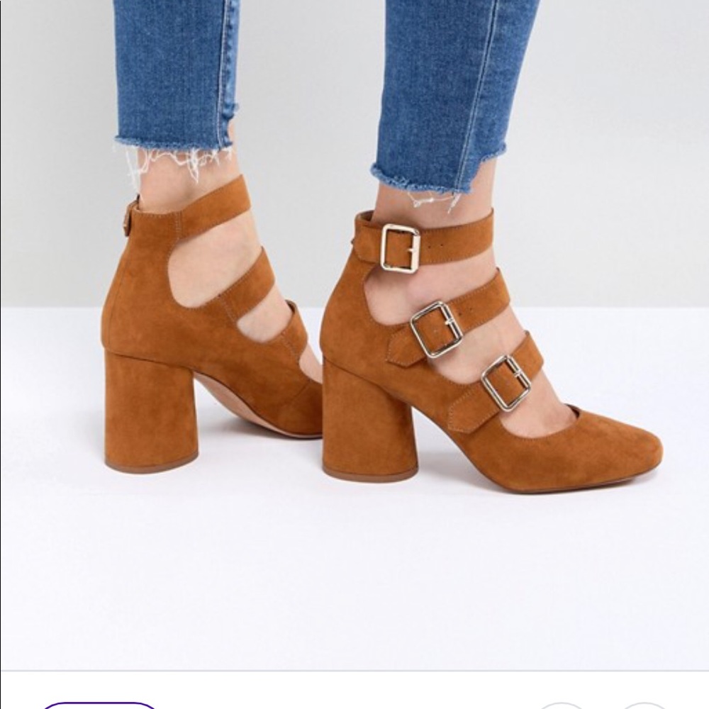 Shoes. Chestnut color